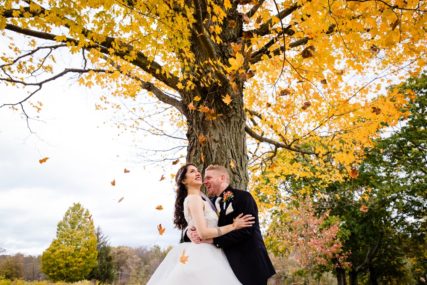 Autumn-Wedding-_-Wedding-in-Autumn-_-Fall-Wedding-_-Wedding-in-Fall-_-Wedding-with-Foliage-_-Wedding-with-Natural-Backdrop