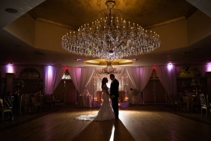 Dramatic-Style-Wedding-Photo-_-Drastic-Wedding-_-Romantic-Wedding-Photos-_-First-Dance-Photo-