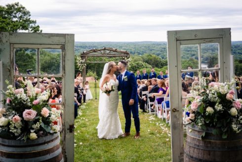 Spring-Wedding---Outdoor-Wedding-Ideas---Beautiful-Spring-Wedding---Outdoor-Spring-Wedding---Outdoor-Wedding-Venue