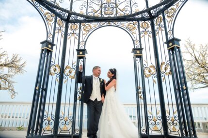 Surf-Club-Wedding-Venue-_-Waterfront-Wedding-_-Beachfront-Wedding-_-Wedding-on-the-Water-_-Surf-Club-Wedding-Pictures-_-Romantic-Wedding-Photos